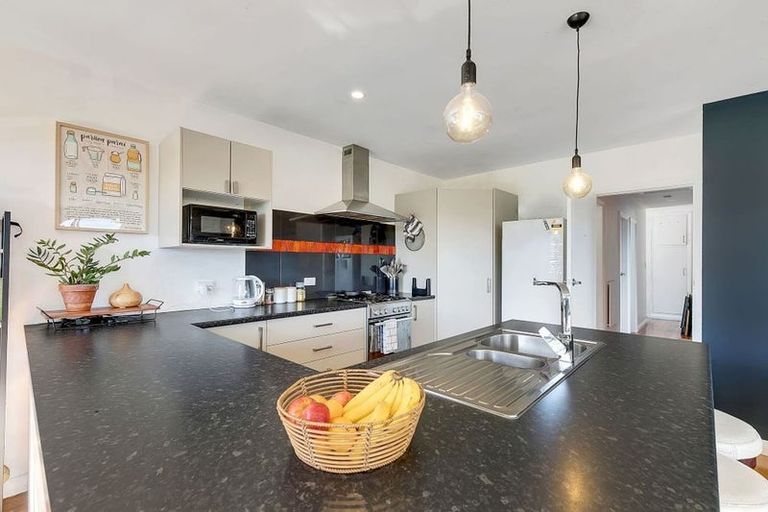 Photo of property in 14 Downes Street, Titahi Bay, Porirua, 5022