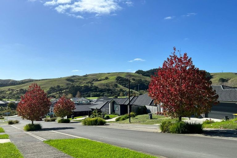 Photo of property in 18 Awa Avenue, Helensville, 0800