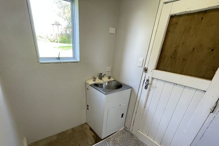 Photo of property in 130 Champion Street, Cannons Creek, Porirua, 5024