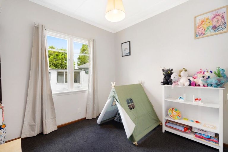 Photo of property in 311a Collinge Road, Mayfair, Hastings, 4122