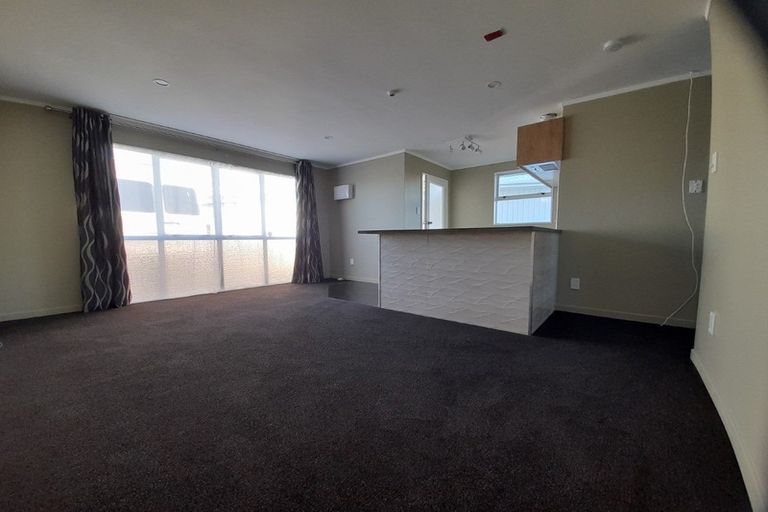 Photo of property in 4 Karyn Street, Castlecliff, Whanganui, 4501