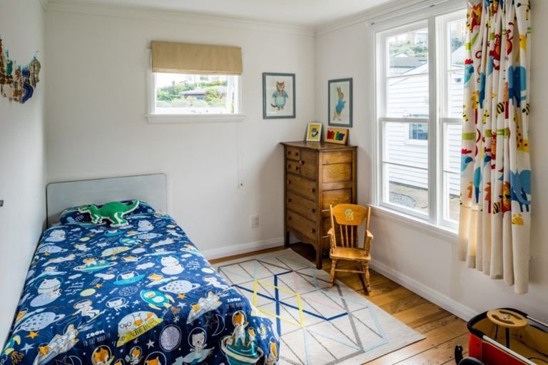 Photo of property in 8 Gordon Road, Plimmerton, Porirua, 5026