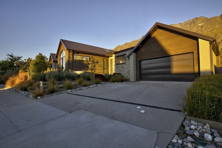 Photo of property in 66 Spur Ridge Rise, Jacks Point, 9371