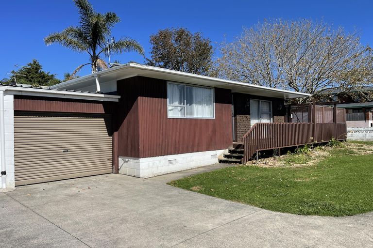 Photo of property in 1/4 Aylmer Court, Eastern Beach, Auckland, 2012