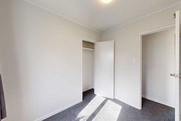 Photo of property in 21 Akaroa Drive, Maupuia, Wellington, 6022