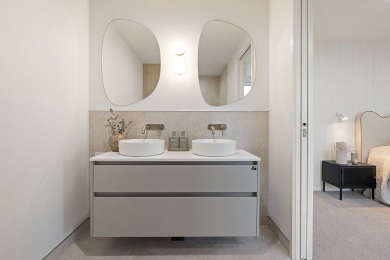 Photo of property in 1/2 Woodstock Road, Fairfield, Hamilton, 3214