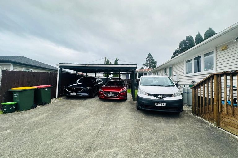 Photo of property in 25 Larnoch Road, Henderson, Auckland, 0610