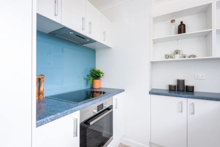 Photo of property in 1/241 Fifield Terrace, Opawa, Christchurch, 8023