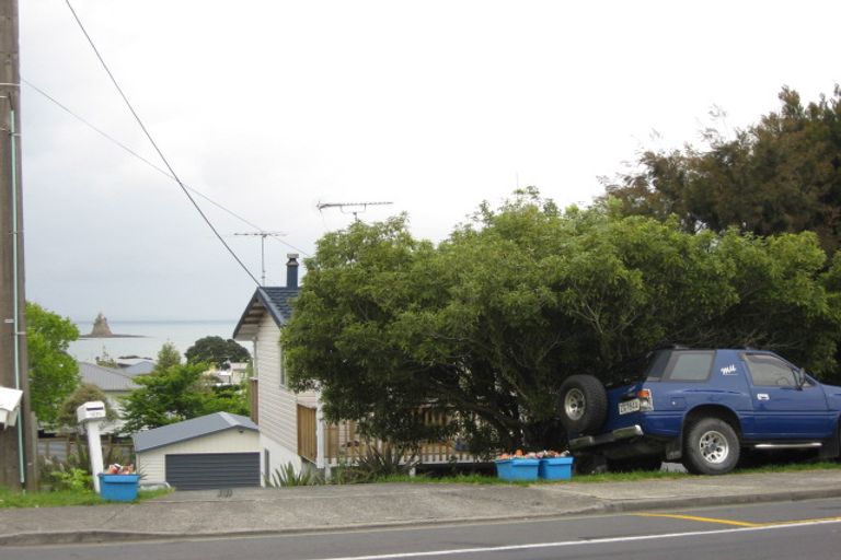 Photo of property in 1071 Whangaparaoa Road, Tindalls Beach, Whangaparaoa, 0930