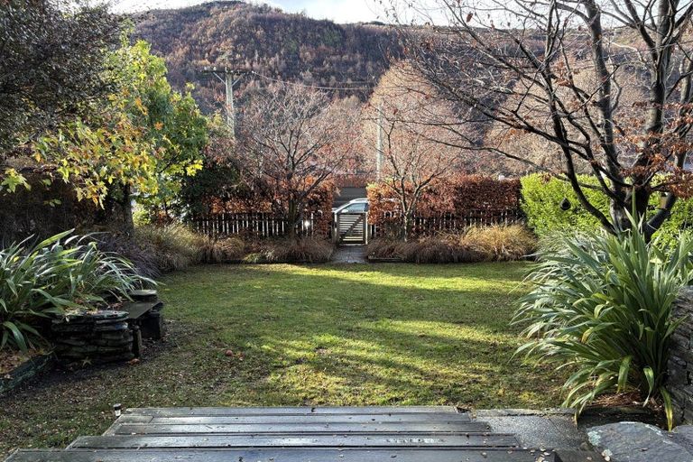 Photo of property in 48 Devon Street, Arrowtown, 9302