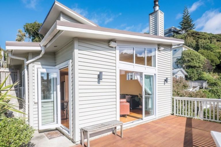 Photo of property in 25a Farnham Street, Mornington, Wellington, 6021