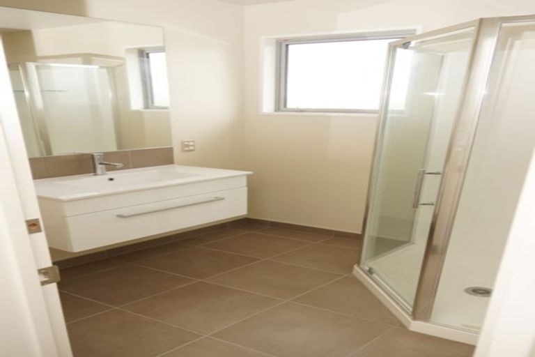 Photo of property in 5y Somerville Crescent, Aidanfield, Christchurch, 8025