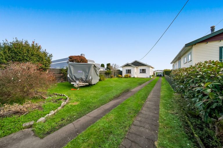 Photo of property in 3 Disraeli Street, Hawera, 4610