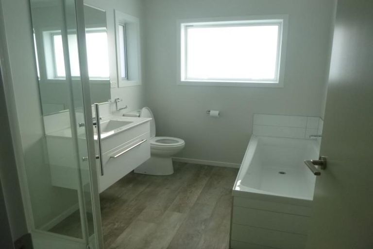 Photo of property in 8a Arthur Grove, Waikanae, 5036