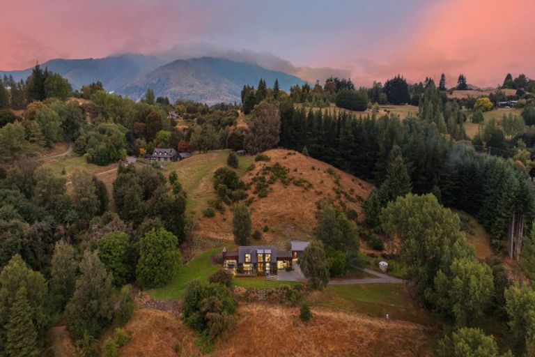 Photo of property in 366 Malaghans Road, Dalefield, Queenstown, 9371