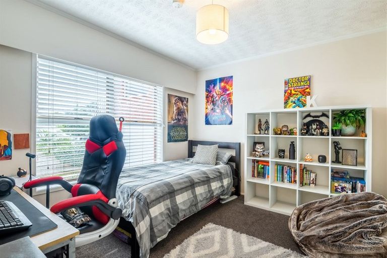 Photo of property in 2/70 Beresford Street, Bayswater, Auckland, 0622