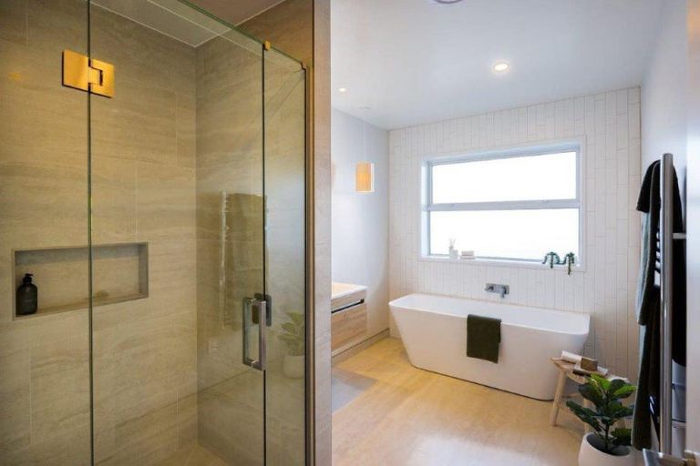 Photo of property in 2 Iwi Road, Baverstock, Hamilton, 3200