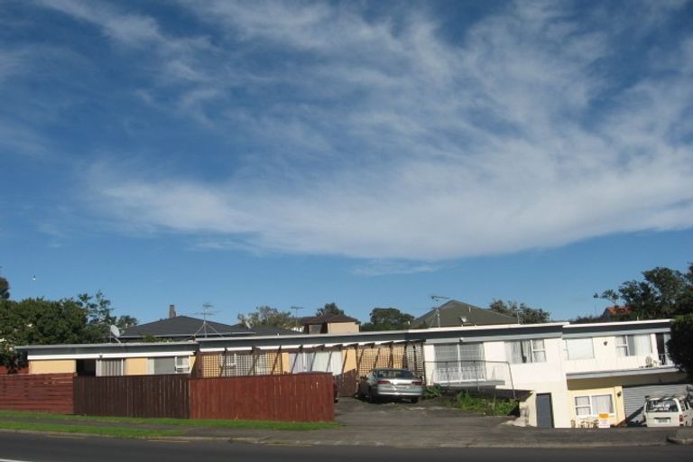 Photo of property in 3/1 Bradbury Road, Botany Downs, Auckland, 2010
