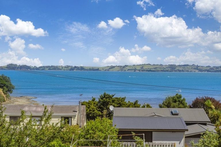 Photo of property in 10 Kookaburra Drive, Tawharanui Peninsula, Matakana, 0986