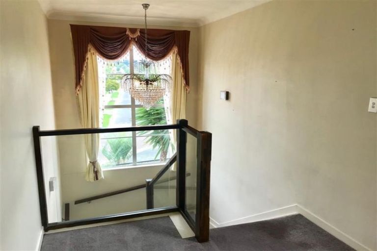 Photo of property in 20 Cherrywood Crescent, Northpark, Auckland, 2013