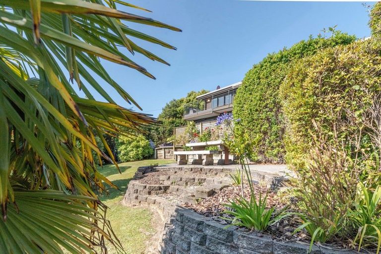 Photo of property in 15 Bayview Crescent, Duvauchelle, 7581