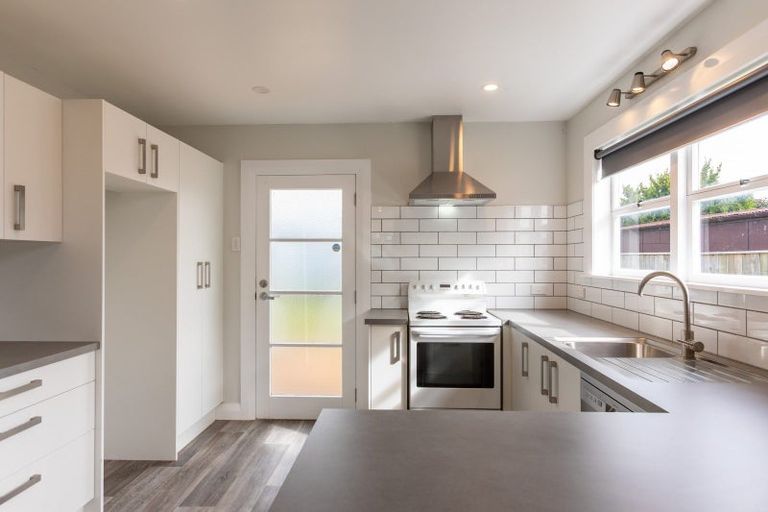 Photo of property in 37 Ross Street, Woodville, 4920