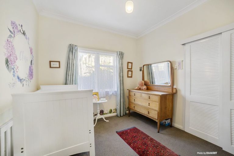 Photo of property in 22 Ranui Crescent, Khandallah, Wellington, 6035