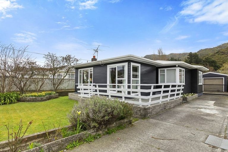 Photo of property in 185 Wainuiomata Road, Wainuiomata, Lower Hutt, 5014