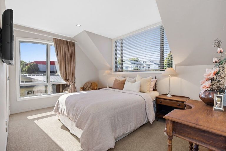 Photo of property in 16 Le Quesnoy Place, Cambridge, 3434