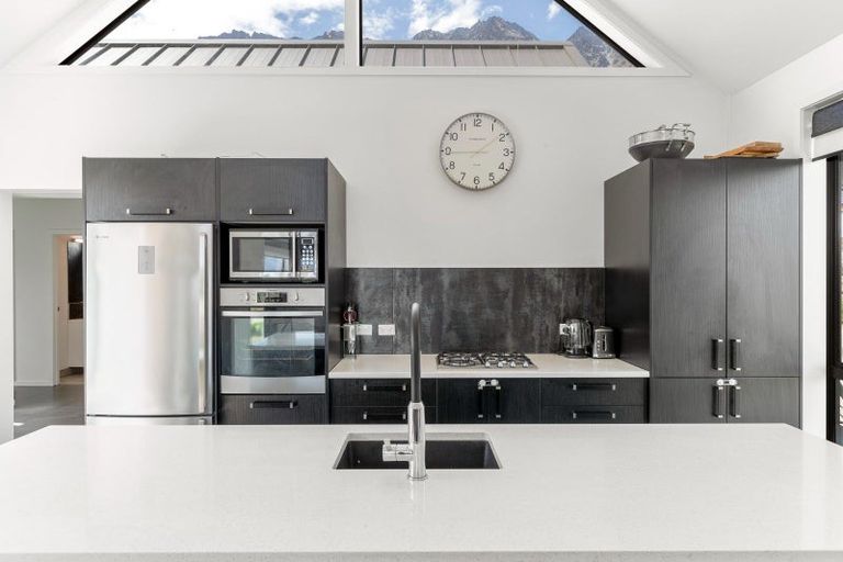 Photo of property in 13 Hackett Road, Jacks Point, Queenstown, 9371