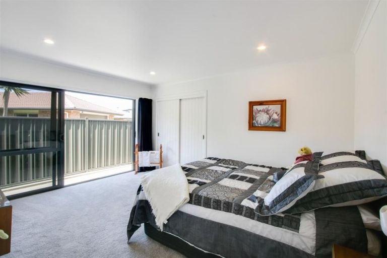 Photo of property in 25 Delta Mews Place, Clive, 4102