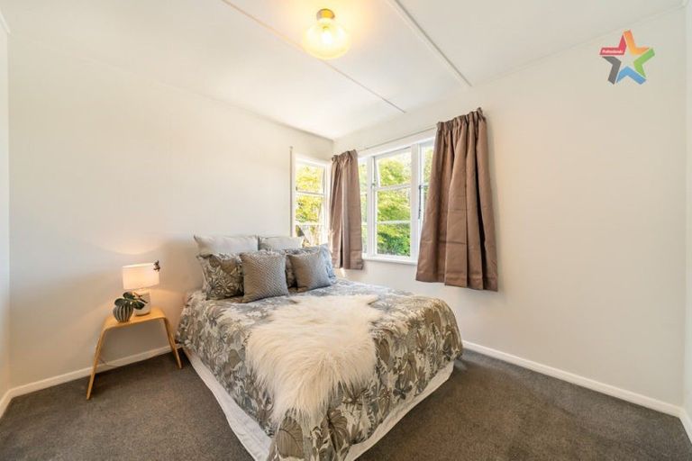 Photo of property in 3 Montgomery Avenue, Karori, Wellington, 6012