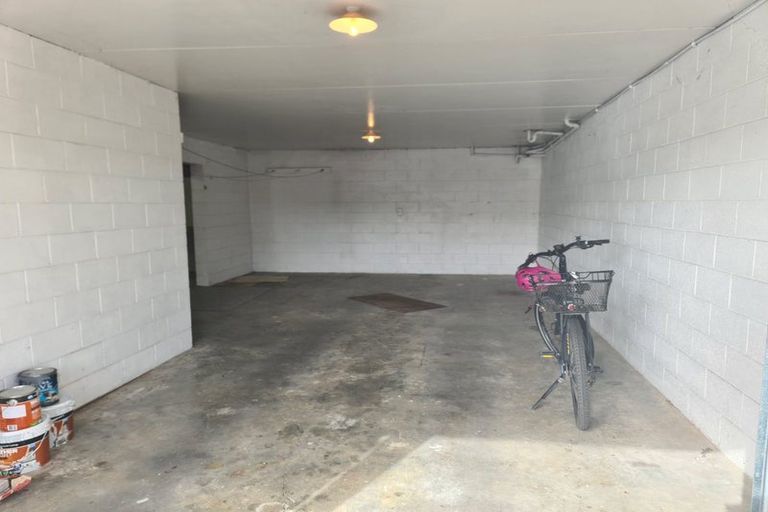 Photo of property in 2/266 Western Hills Drive, Avenues, Whangarei, 0110