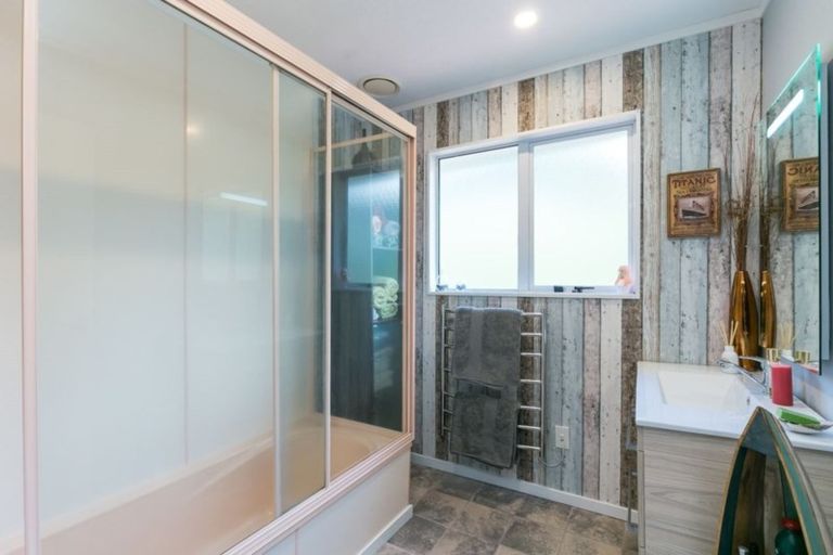 Photo of property in 101 Cortina Avenue, Johnsonville, Wellington, 6037