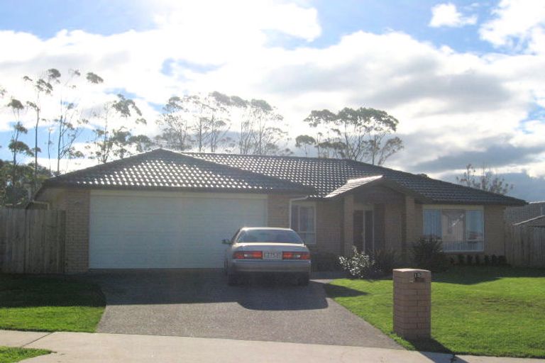 Photo of property in 15 Elkstone Place, Henderson, Auckland, 0612