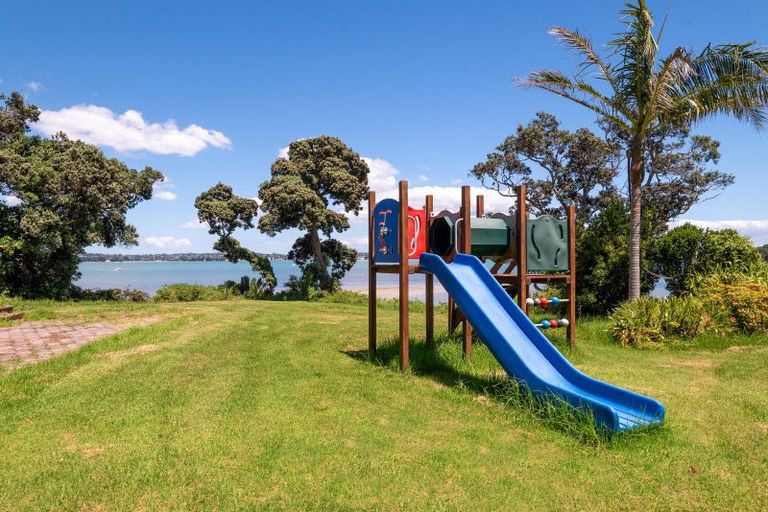 Photo of property in 37 Hawke Crescent, Beachlands, Auckland, 2018