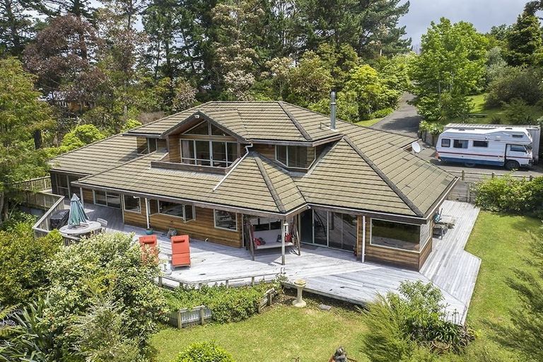 Photo of property in 70 Scott Road, Stanmore Bay, Whangaparaoa, 0932