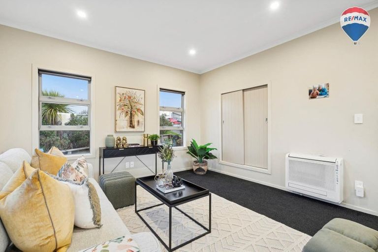 Photo of property in 137 Endeavour Drive, Whitby, Porirua, 5024