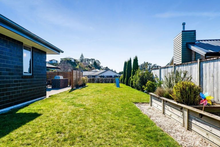 Photo of property in 25 Fernbrook Drive, Hurworth, New Plymouth, 4310