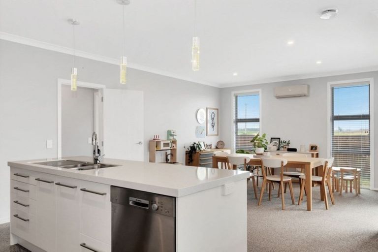 Photo of property in 14 Kanono Close, Papamoa Beach, Papamoa, 3118