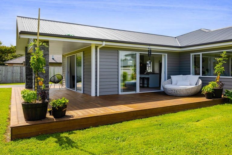 Photo of property in 7 Cross Street, Lepperton, New Plymouth, 4373