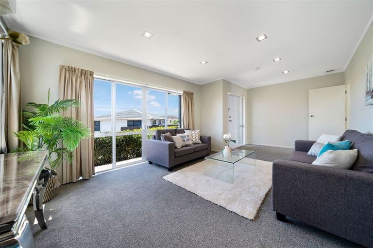 Photo of property in 26 Bodi Place, Te Atatu South, Auckland, 0610