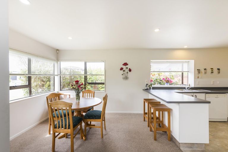 Photo of property in 8 Colorado Crescent, Milson, Palmerston North, 4414
