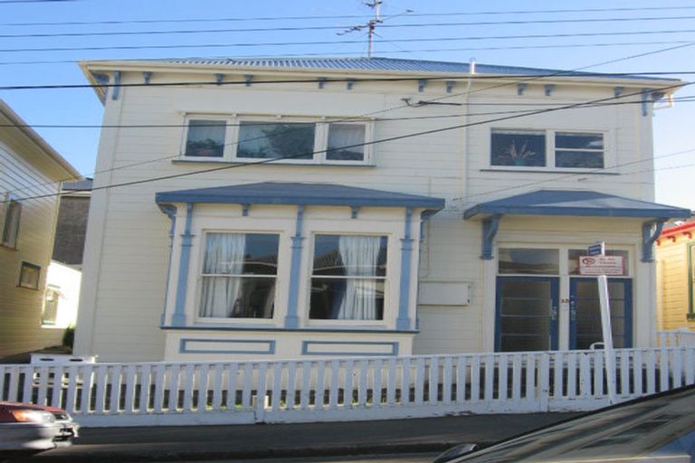 Photo of property in 13a Caroline Street, Mount Victoria, Wellington, 6011