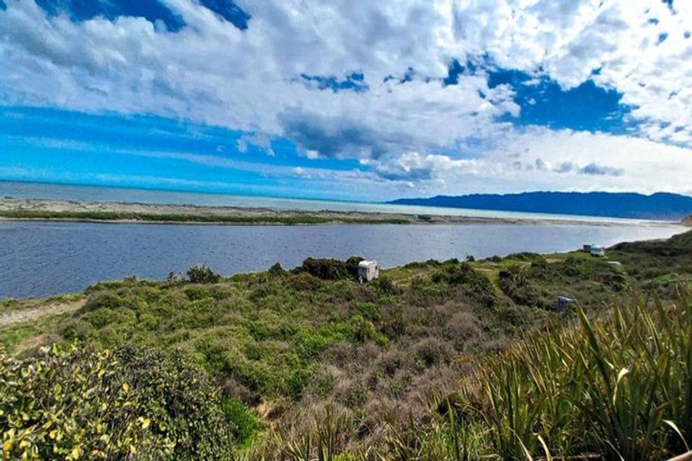 Photo of property in 41 Bluecliffs Beach Road, Papatotara, Tuatapere, 9691