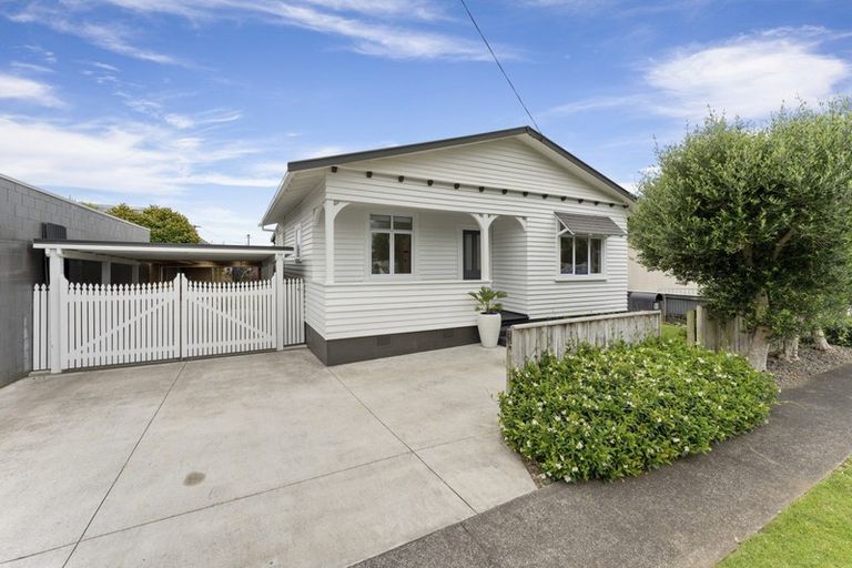 Photo of property in 33 Weymouth Street, New Plymouth, 4310