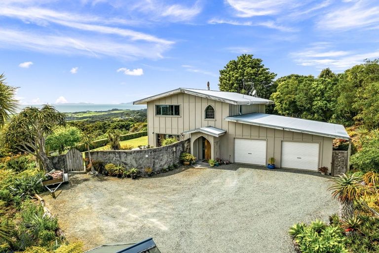 Photo of property in 275 Massey Road, Waipu, 0582