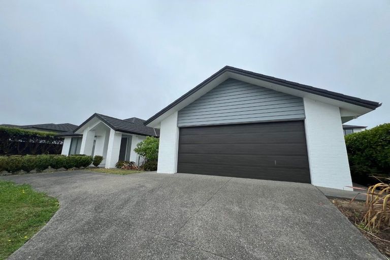Photo of property in 12 Boocock Crescent, Orewa, 0931