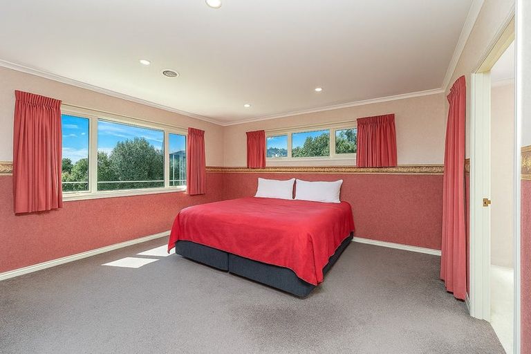 Photo of property in 85 Emerald Hill Drive, Birchville, Upper Hutt, 5018