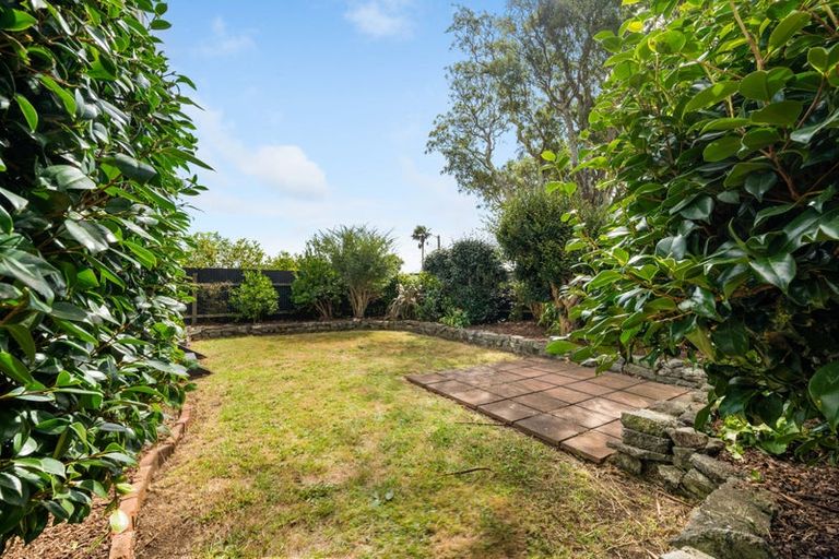 Photo of property in 4 Holford Street, Westown, New Plymouth, 4310